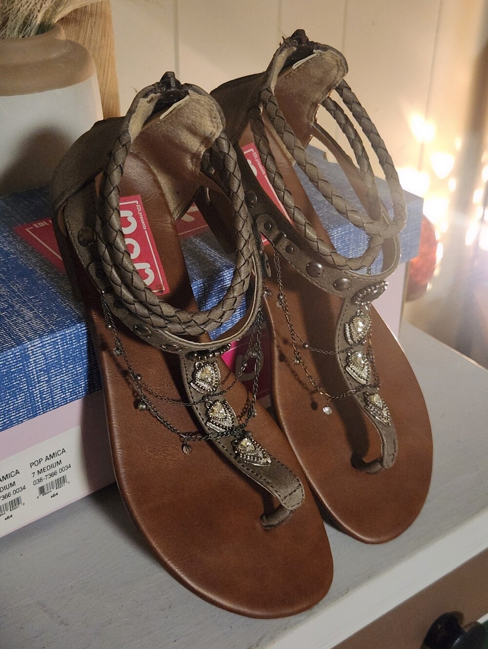 pop Braided T-Strap Beaded Sandals - Brown